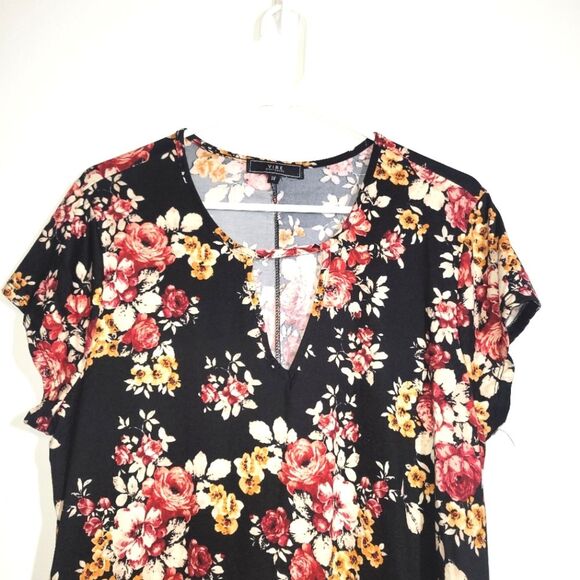 Vibe Black Floral T-Shirt Keyhole Dress 1X - Picture 2 of 8